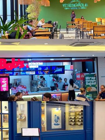 Um dia no Teresópolis Shopping pode ser do jeitinho que você quiser. ✨
Tem aquele café para começar, um passeio pelas lojas, uma pausa para comer, cinema e muitos momentos para aproveitar pelo caminho.
Porque aqui, cada visita pode virar uma experiência diferente. 💙
Qual seria o seu roteiro perfeito por aqui?