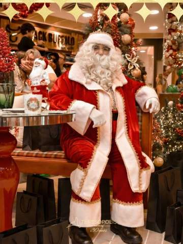 O bom velhinho está no Teresópolis Shopping adiantando as compras com os descontos da Black Week!Venha garantir a sua foto e participe da promoção de Natal!R$300 em compras nas lojas participantes durante a black week = 2x mais cupons!Não perca a oportunidade.#teresopolisshopping #oshoppingdacidade #euamotere